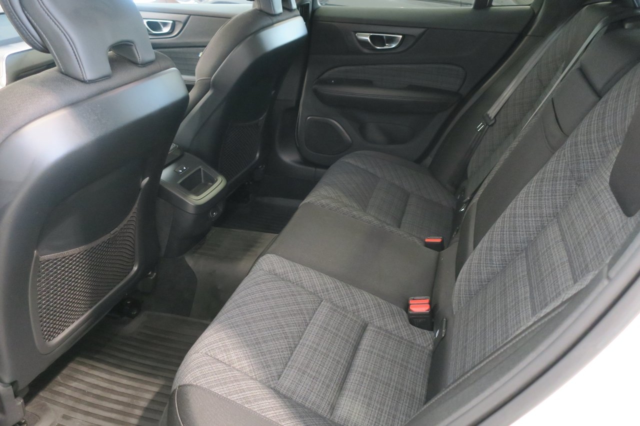 Volvo V60 Cross Country 2023, kuva 7/10