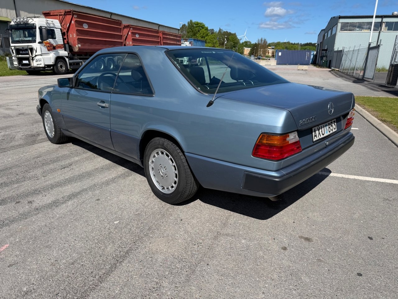 Mercedes-Benz 230 1989, kuva 7/10