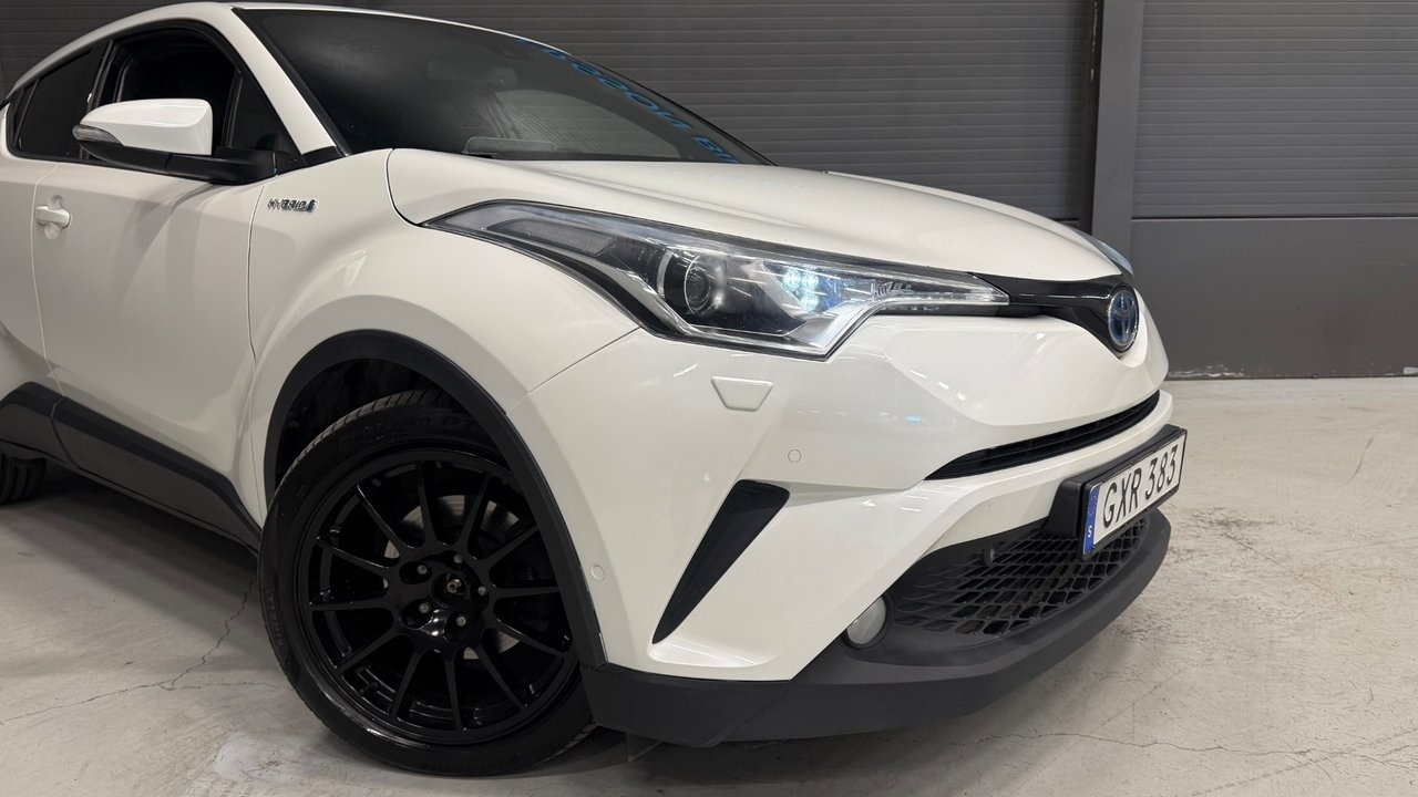 Toyota C-HR Hybrid Executive 2017, bild 3/10