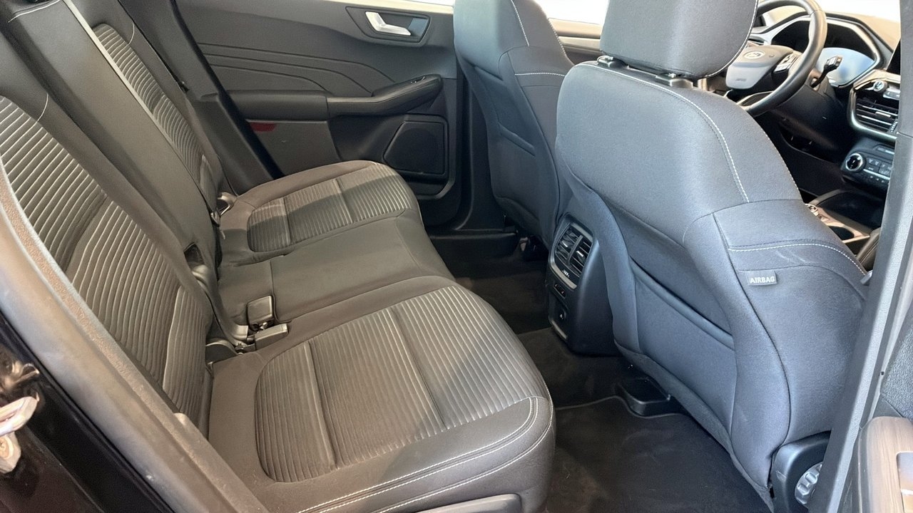 Ford Kuga Titanium Plug-In Hybrid 225hk 2023, bild 5/10