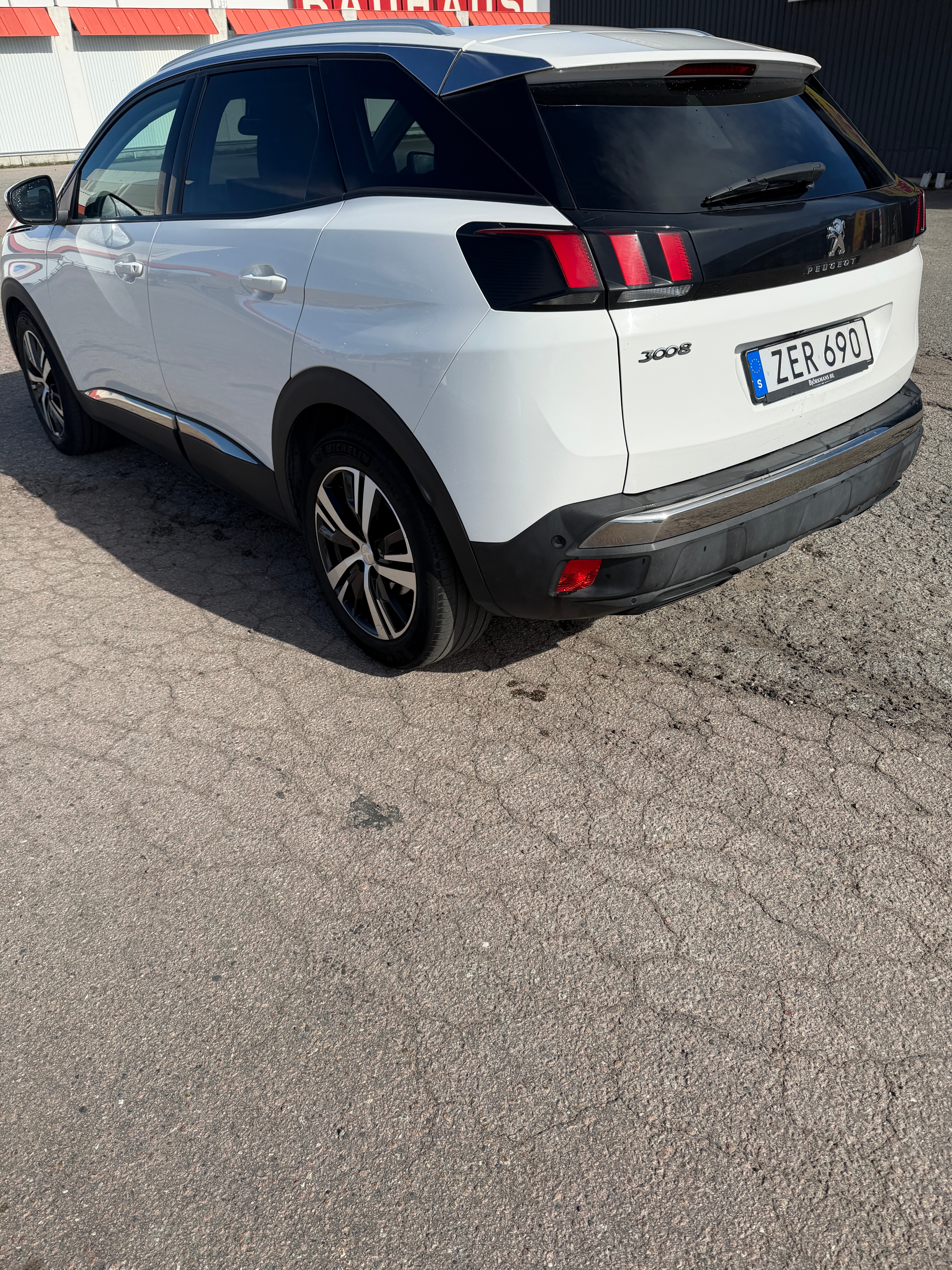 Peugeot 3008 1.6 THP 165 EAT 2018, bild 2/9