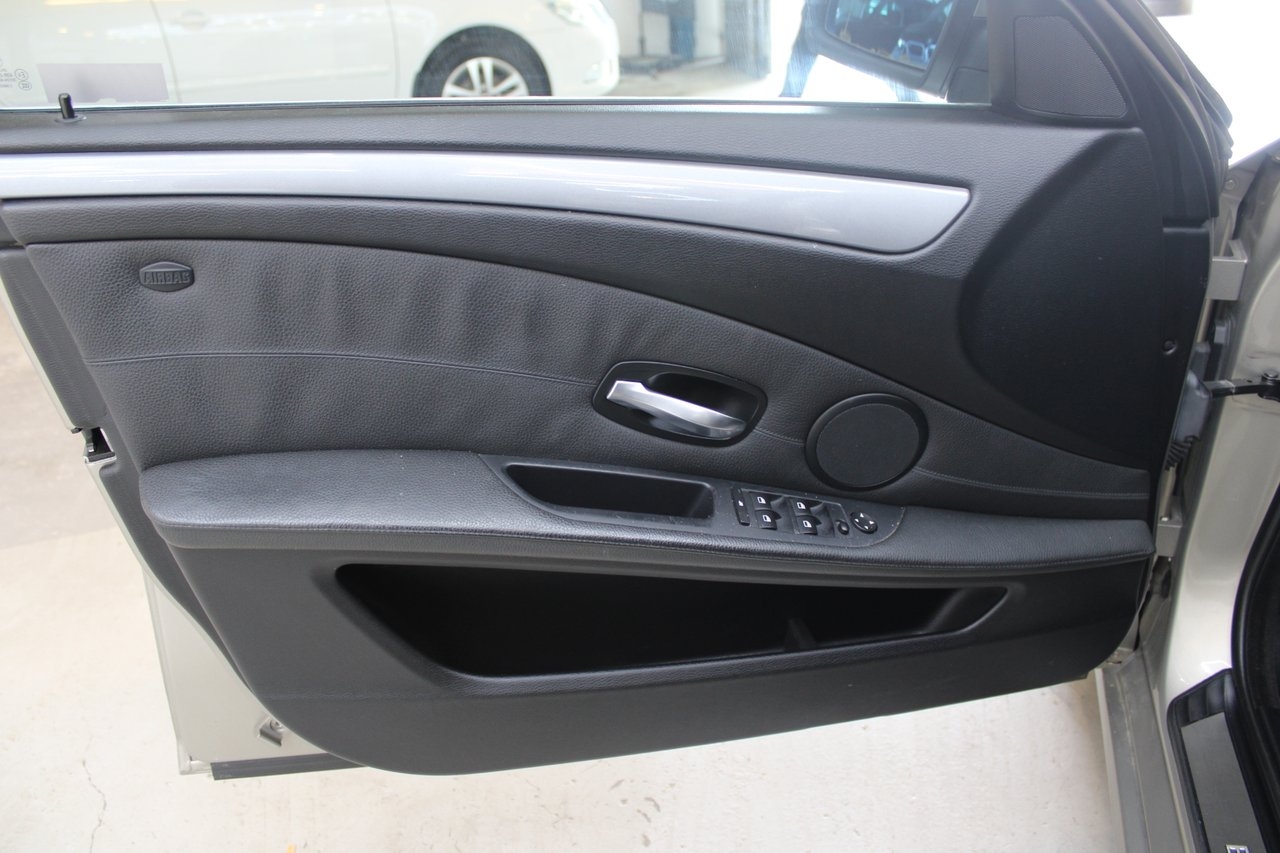 BMW 520 d Touring Servad Automat Drag 2007, photo 7/10