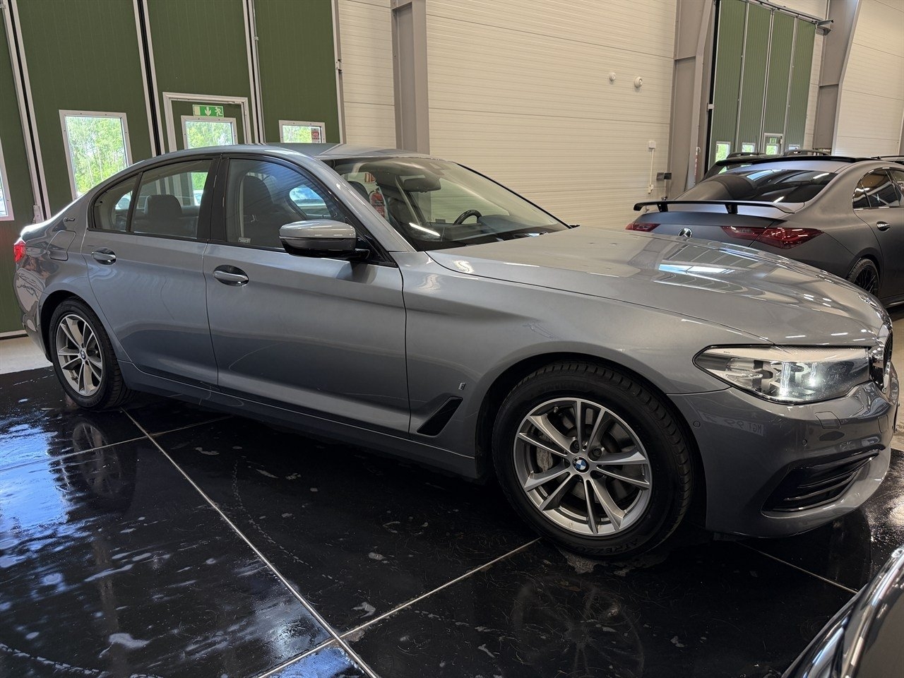 BMW 530 2019, bild 7/10