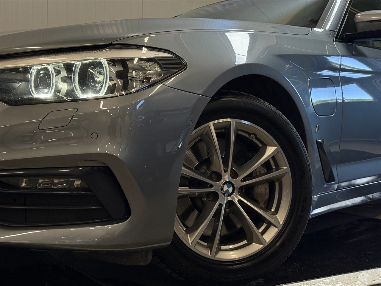 BMW 530 2019, bild 2/10