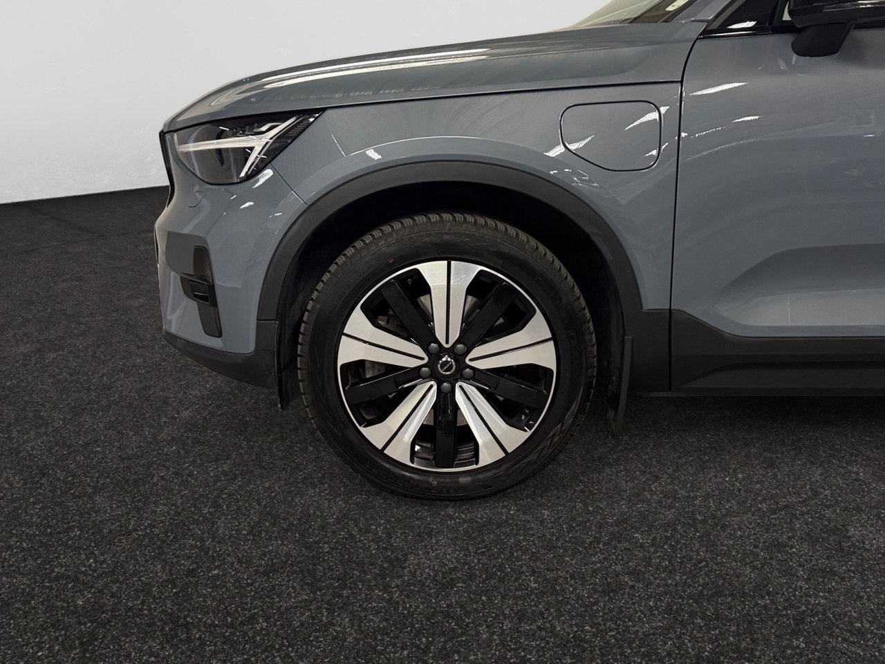 Volvo XC40 2023, photo 6/26