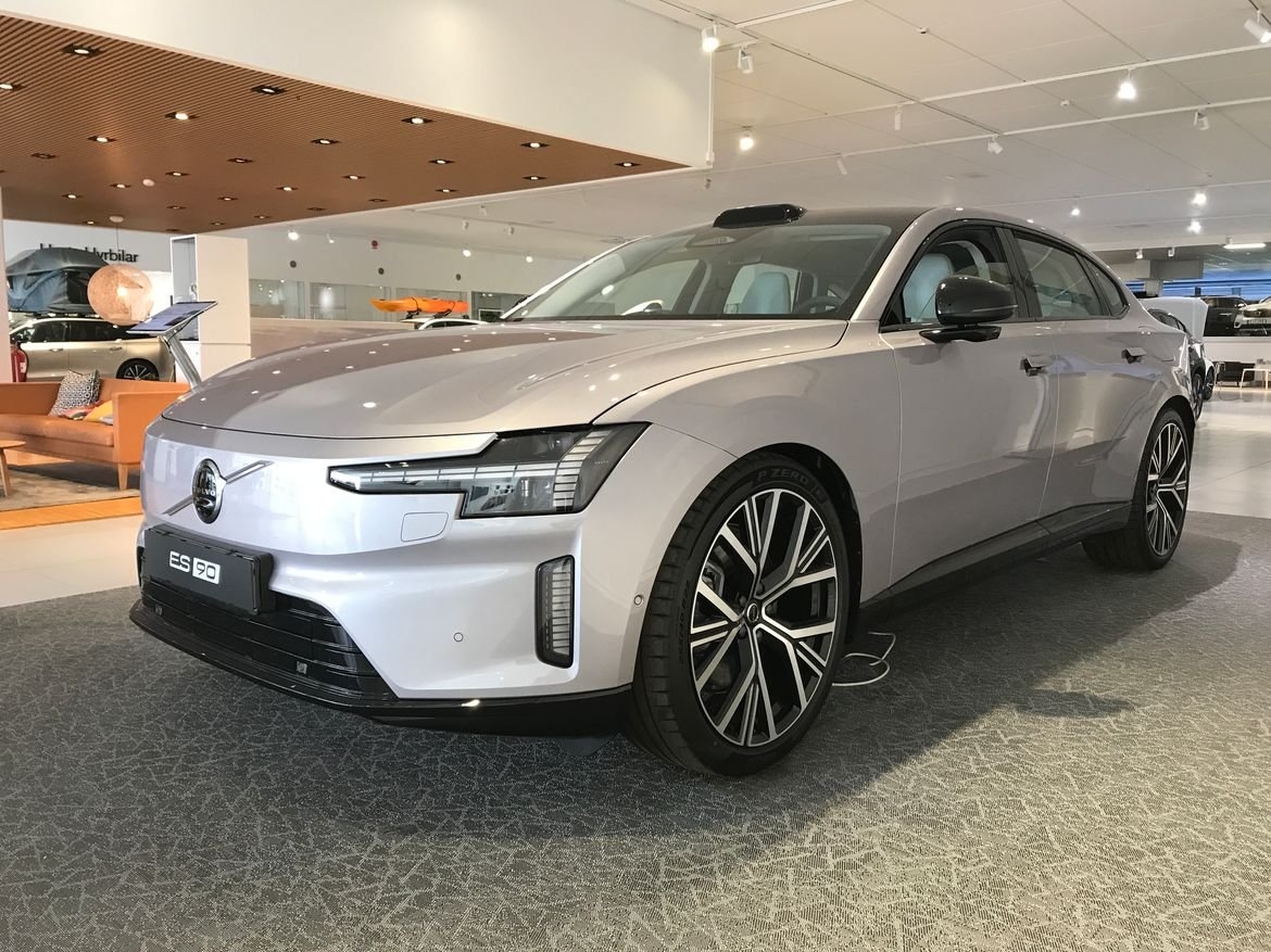 Volvo ES90