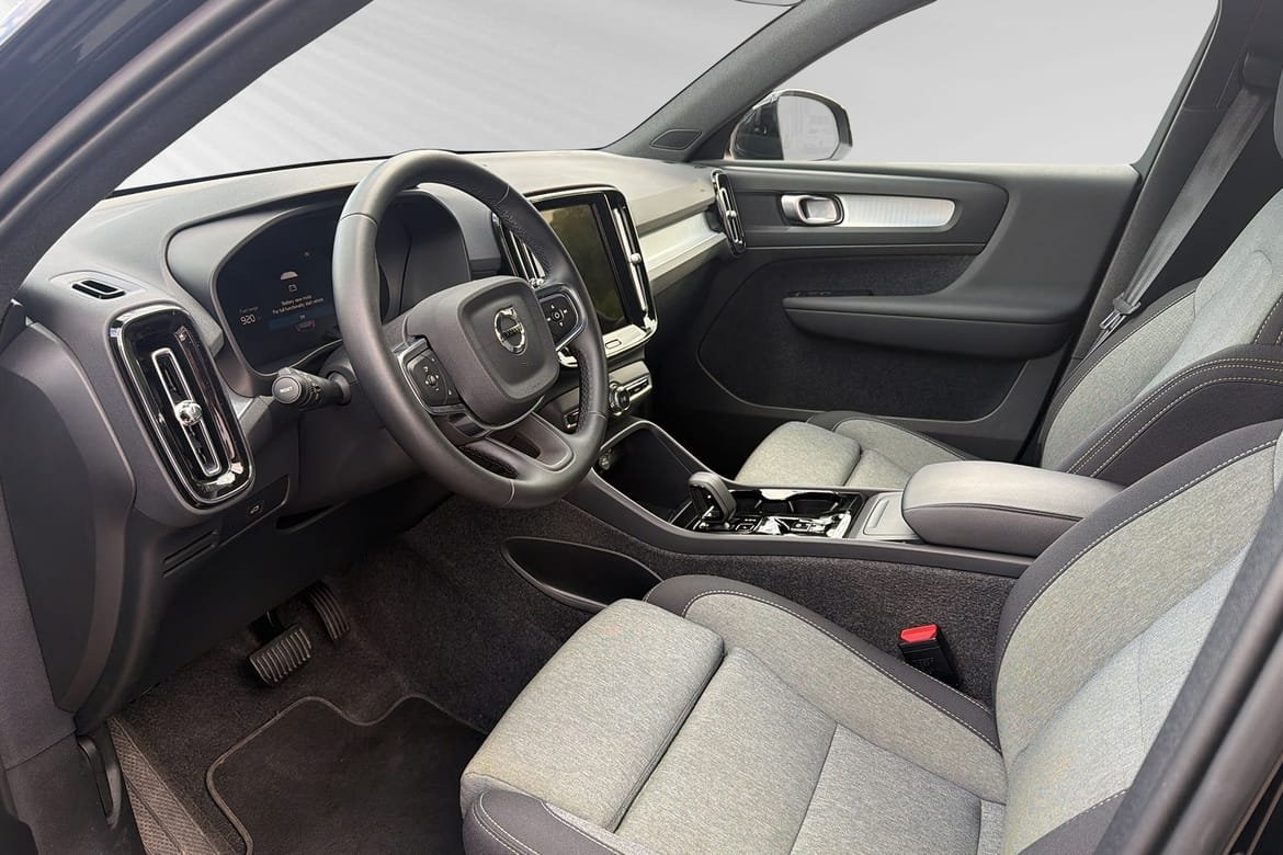 Volvo XC40 B3 FWD Bensin Plus Dark 2026, bild 7/10