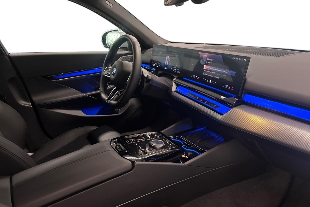 BMW 530 e xDrive Touring M-Sport 2025, bild 6/10