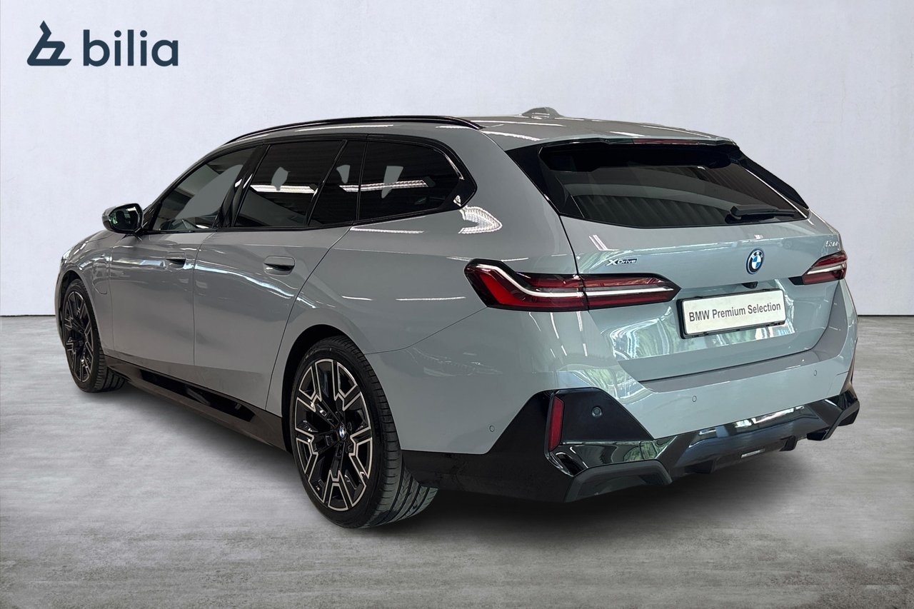 BMW 530 e xDrive Touring M-Sport 2025, bild 2/10