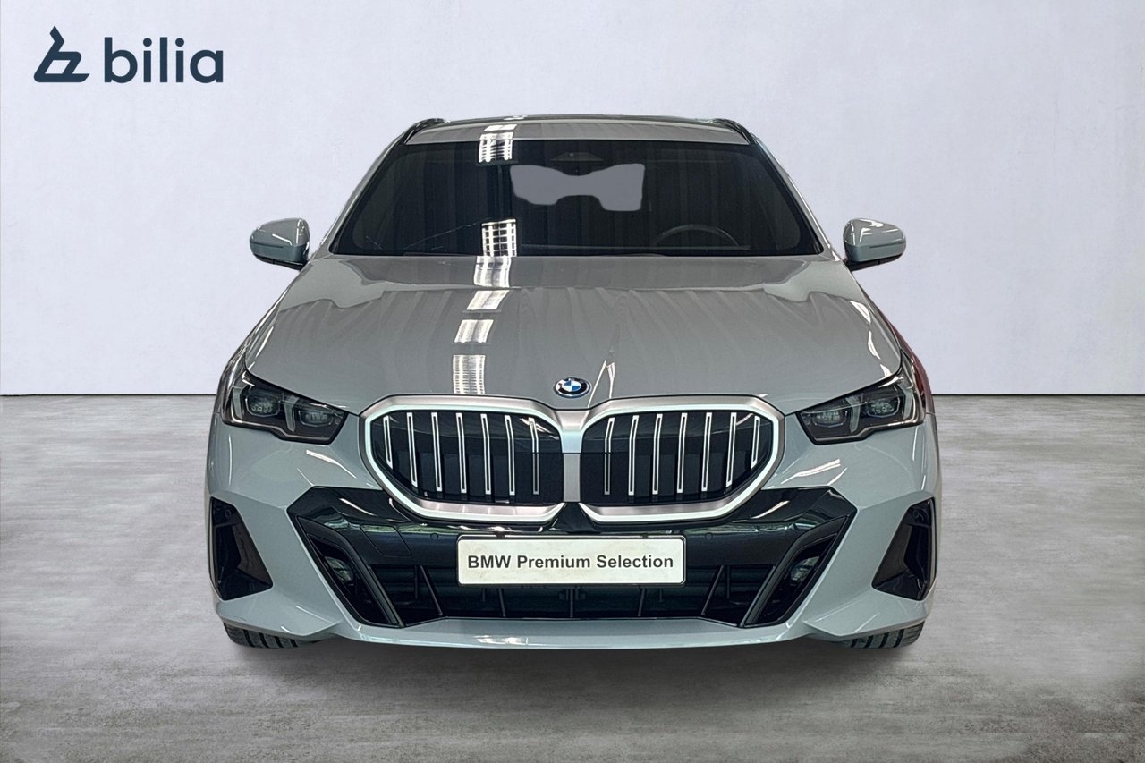 BMW 530 e xDrive Touring M-Sport 2025, bild 5/10