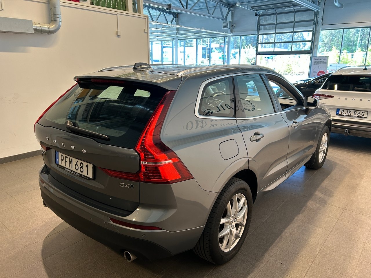 Volvo XC60 D4 AWD Momentum 2019, kuva 3/10
