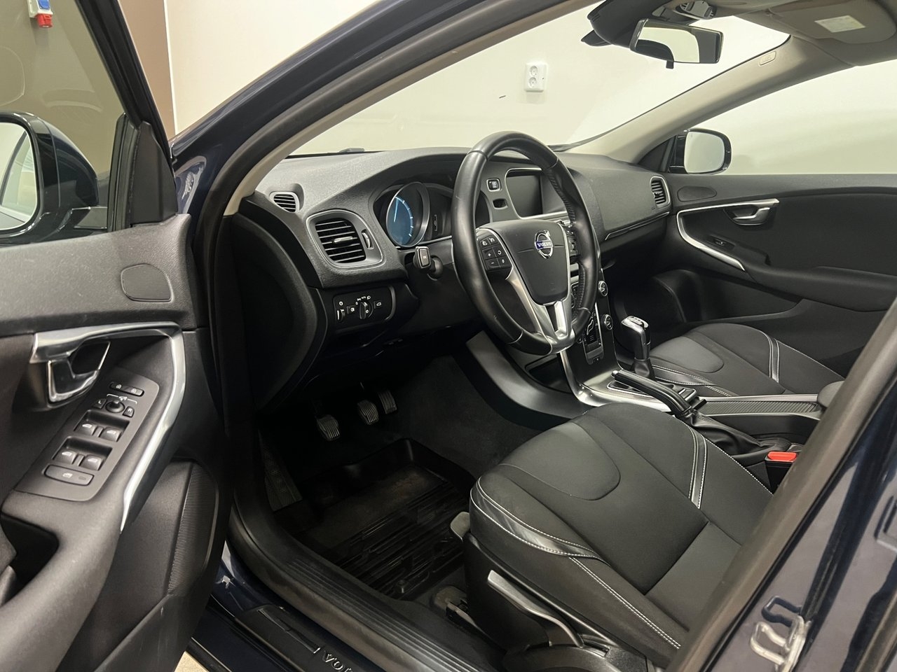 Volvo V40 D2 Momentum 2015, bild 4/10