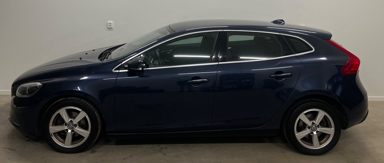 Volvo V40 D2 Momentum 2015, bild 2/10