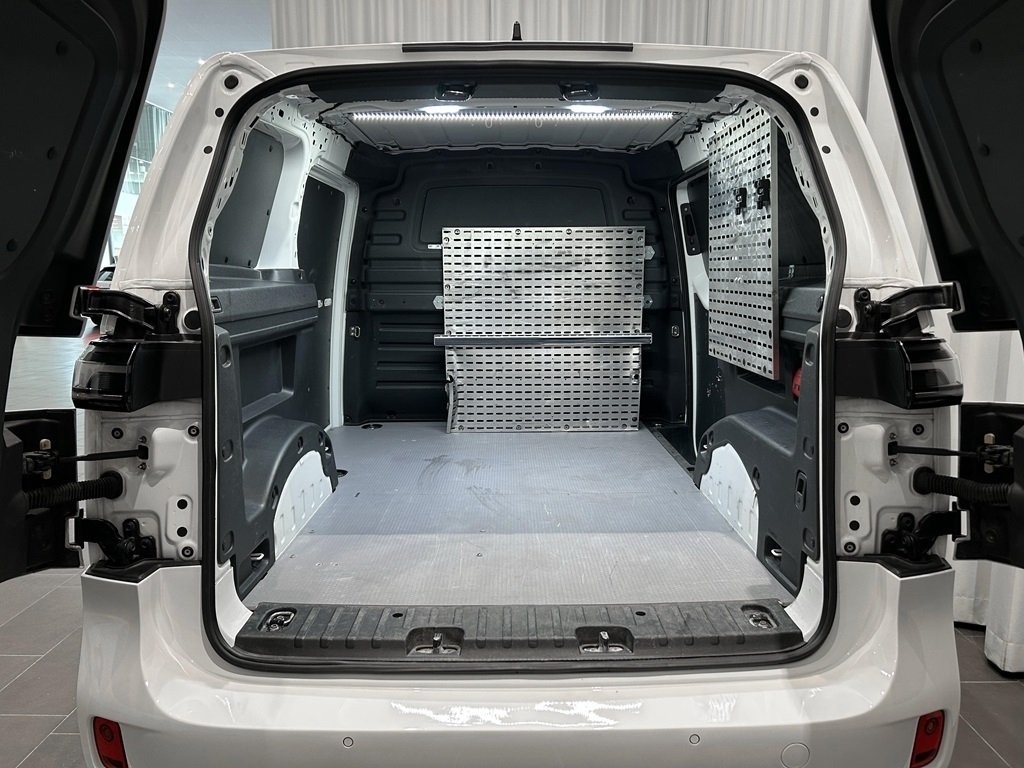 Volkswagen ID. Buzz Cargo 82 kWh 204hk 2024, kuva 4/10