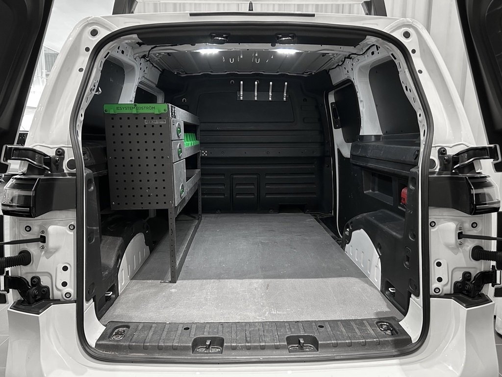 Volkswagen ID. Buzz Cargo 82 kWh 204hk 2023, bild 4/10