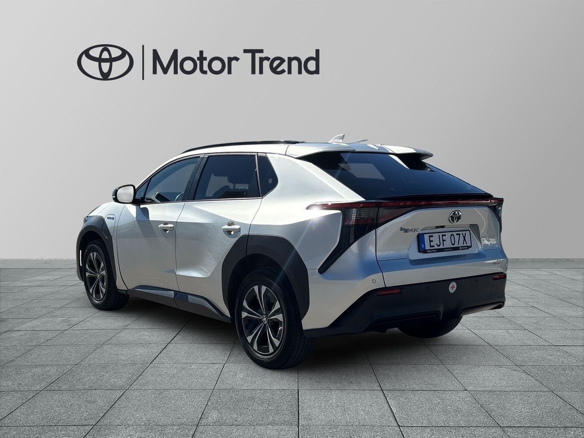 Toyota bZ4X AWD STYLE 2023, bild 3/10