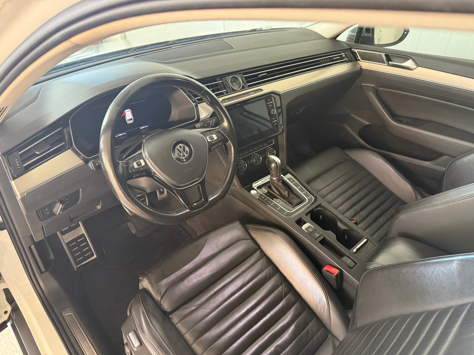 Volkswagen Passat 2018, bild 7/9