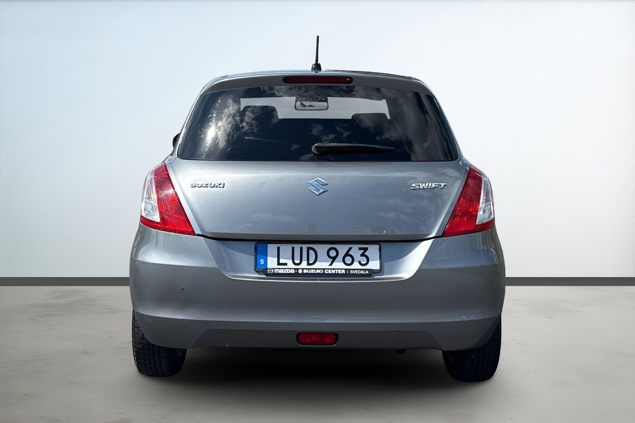 Suzuki Swift 5-dörrar 1.3 2011, bild 4/10