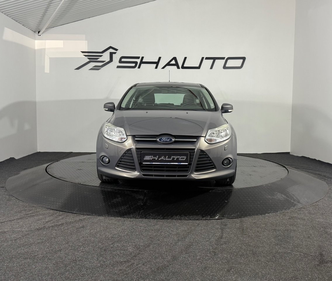 Ford Focus 1.6 TDCi Trend 2011, photo 2/17