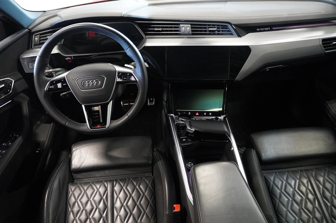 Audi Q8 e-tron 2024, bild 2/10