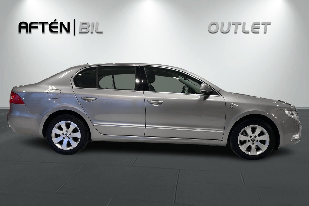 Skoda Superb 2011, bild 6/10