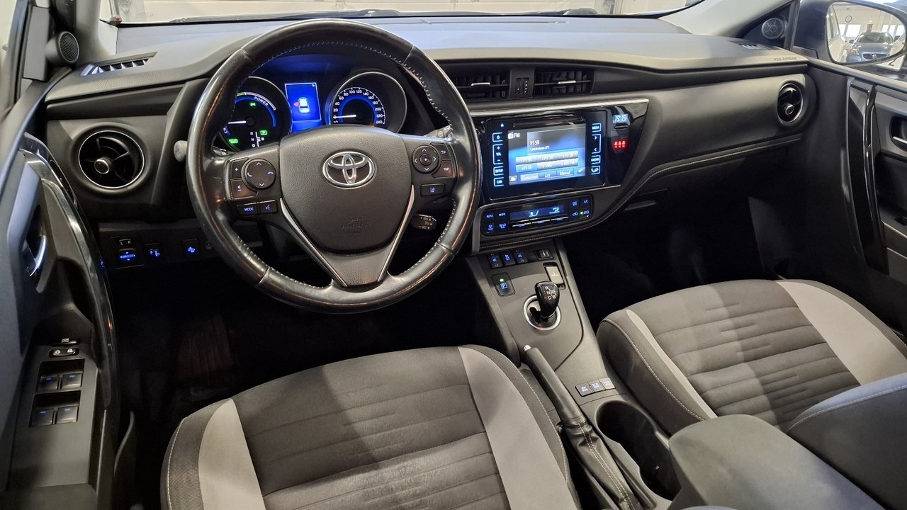 Toyota Auris 2017, bild 2/25