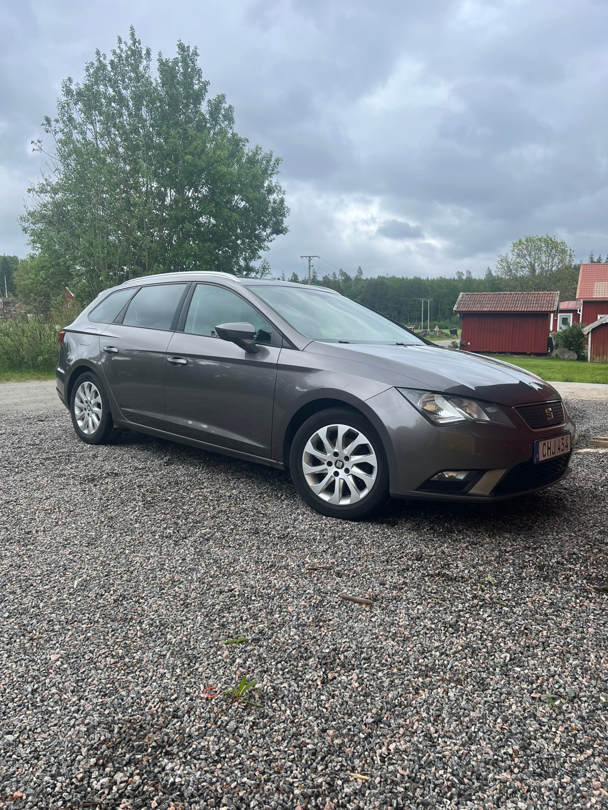 Seat Leon ST 1.6 TDI Ecomotive Manuell 2014, bild 2/5