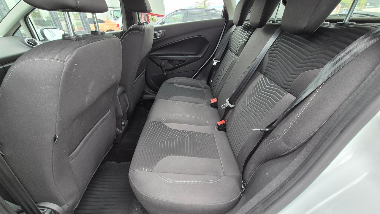 Ford Fiesta 2015, photo 7/9