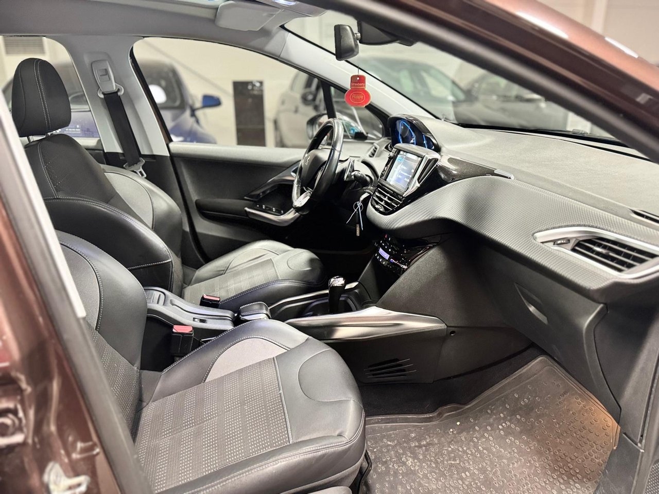 Peugeot 2008 Automat/Kamrem Bytt 2014, bild 7/10