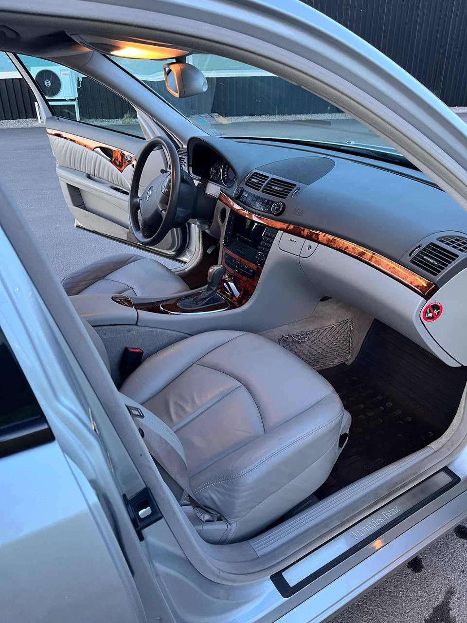 Mercedes-Benz E 240 5G-Tronic 2005, bild 7/10
