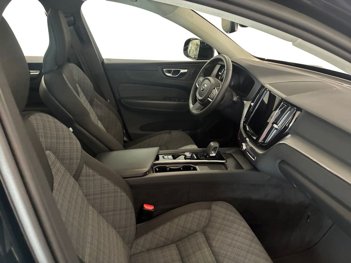 Volvo XC60 Recharge T6 Core Edition 2023, bild 5/10