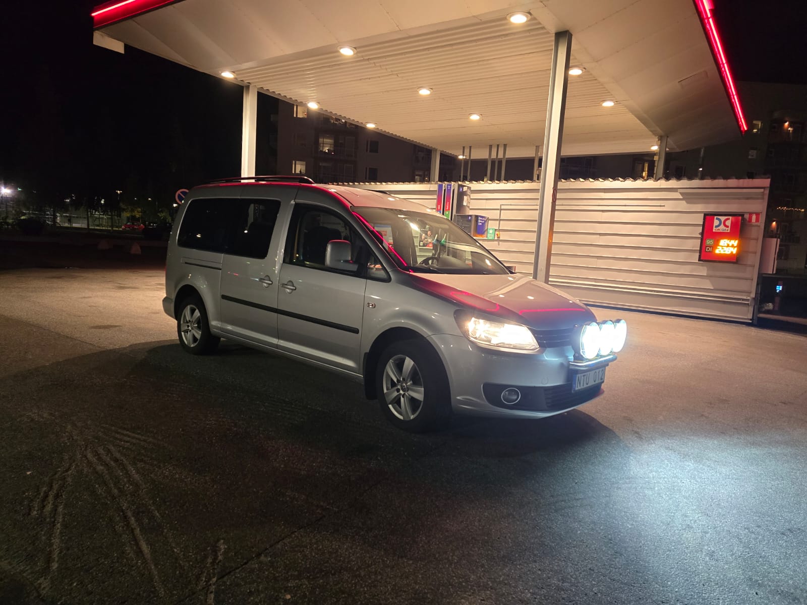 Volkswagen Caddy Maxi 2013, bild 2/14