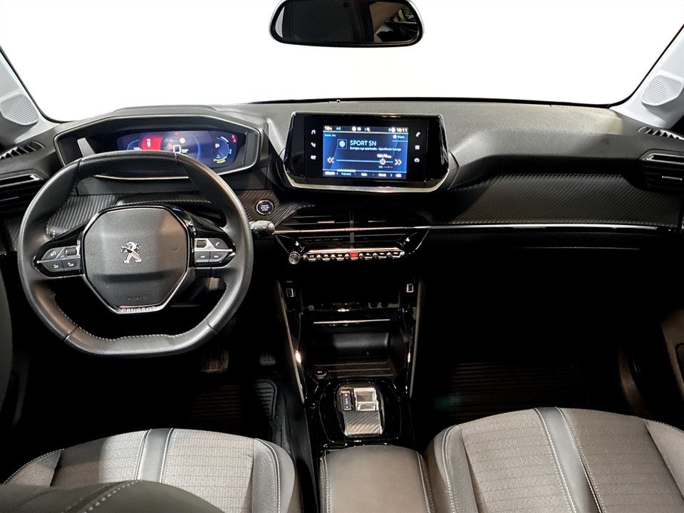 Peugeot e-208 2023, photo 6/19