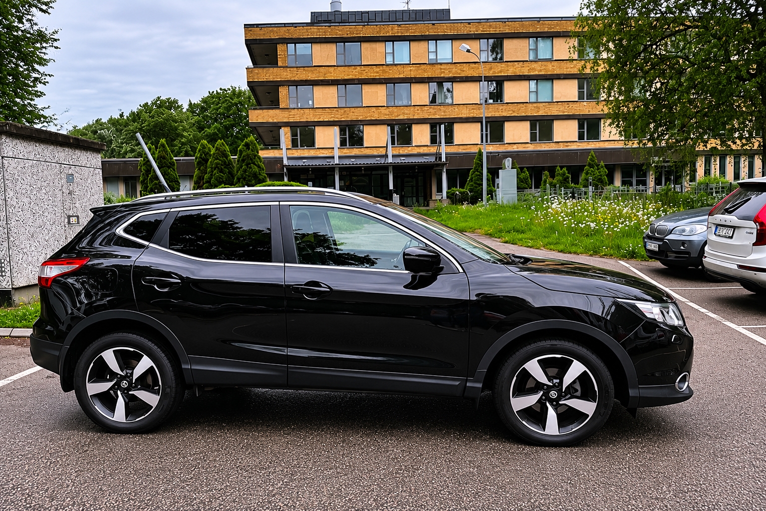 Nissan Qashqai 1.2 DIG-T XTRONIC-CVT 2016, kuva 2/9
