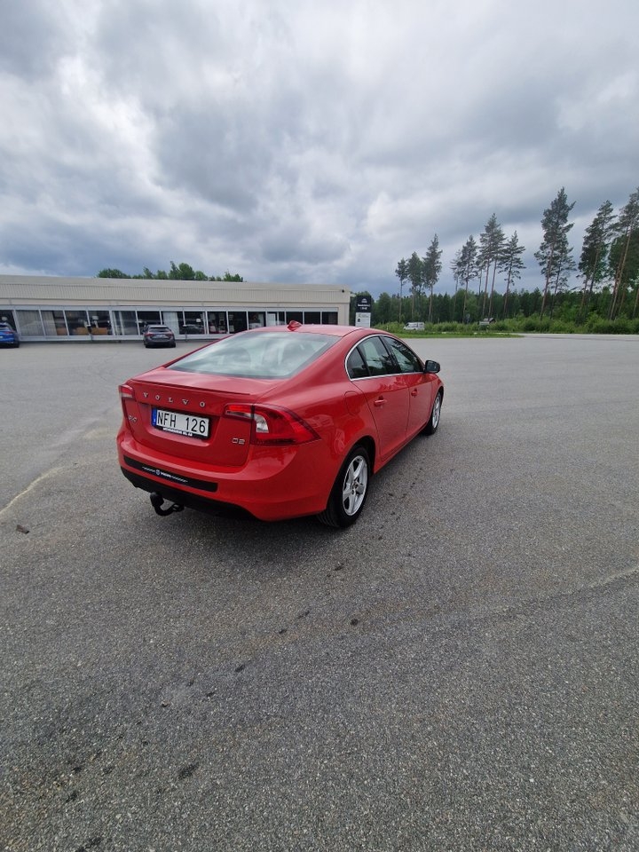 Volvo S60 D2 Momentum Euro 5 2013, bild 3/9