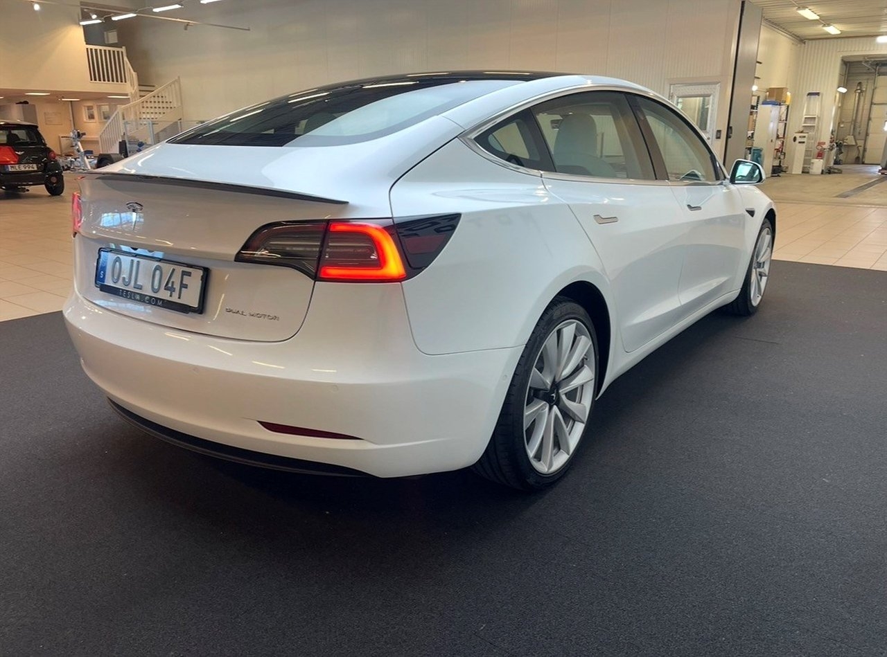 Tesla Model 3 Long Range AWD, 440hk 2020, bild 4/13
