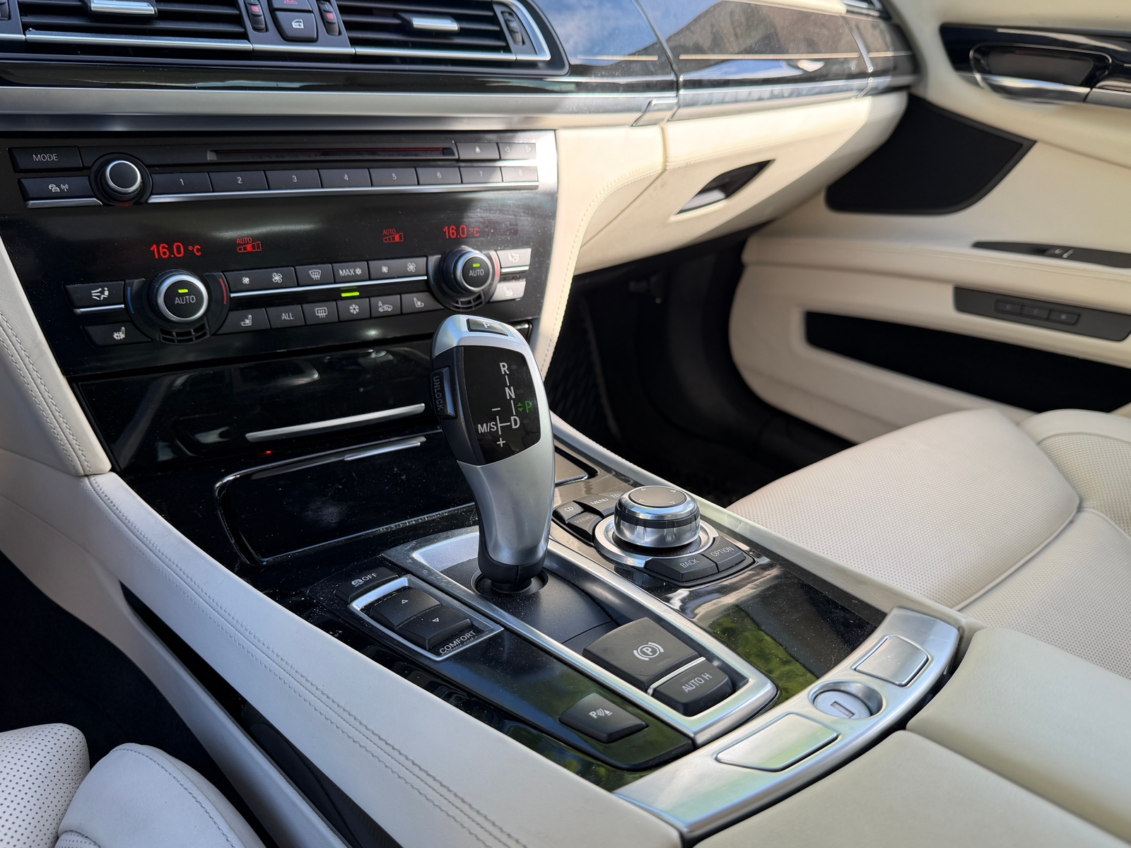 BMW ActiveHybrid 7 Steptronic 2011, bild 7/10