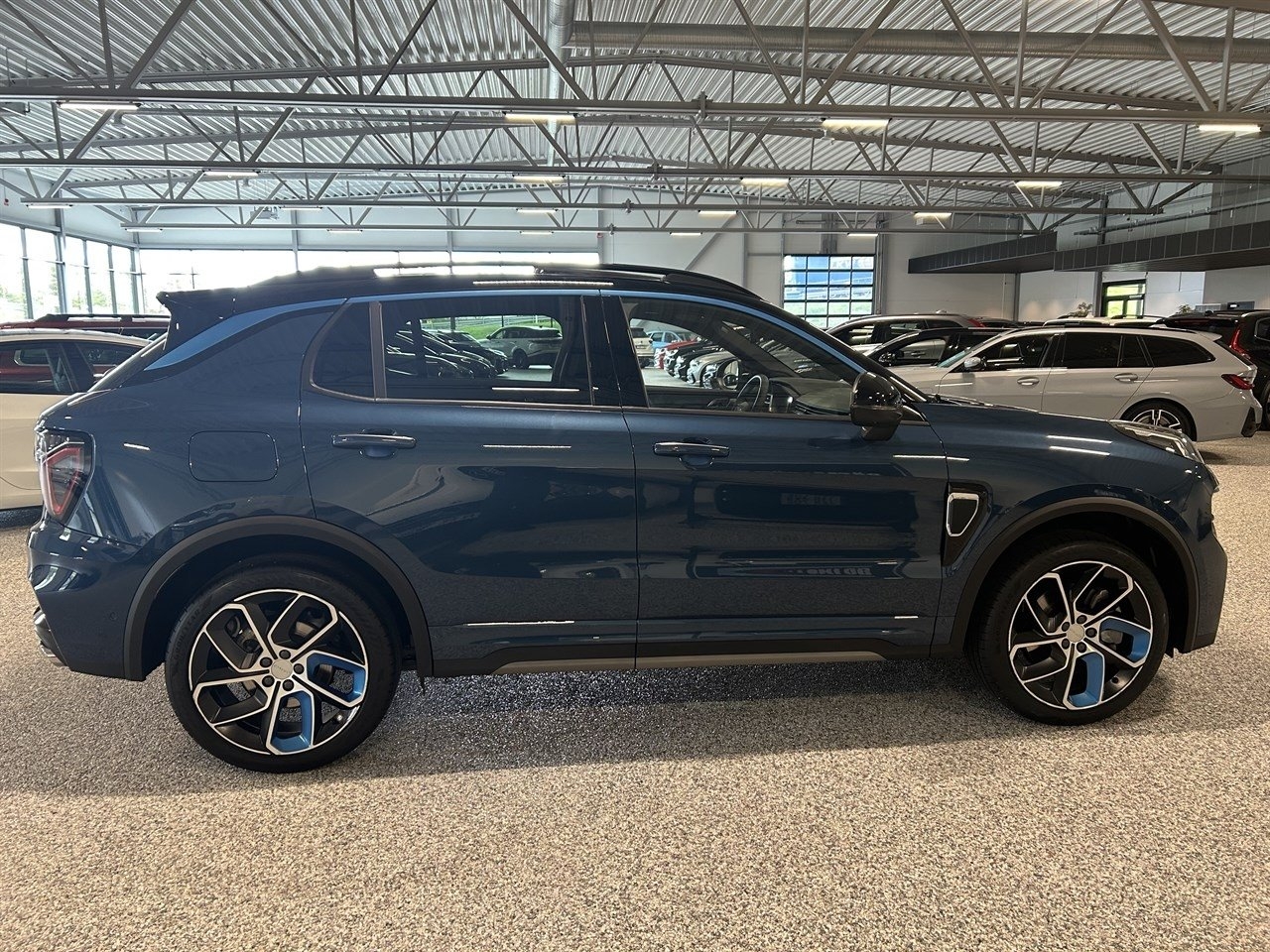 Lynk & Co 01 PHEV DCT 261hk/Vhjul 2023, bild 7/10