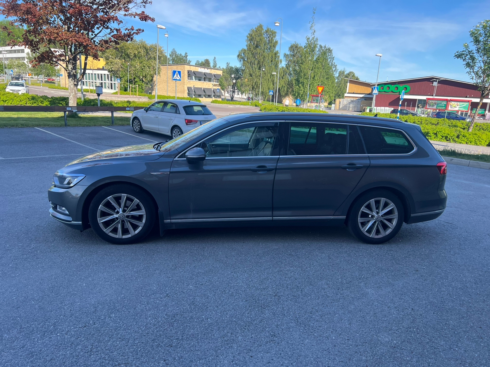 Volkswagen Passat 2015, bild 2/9