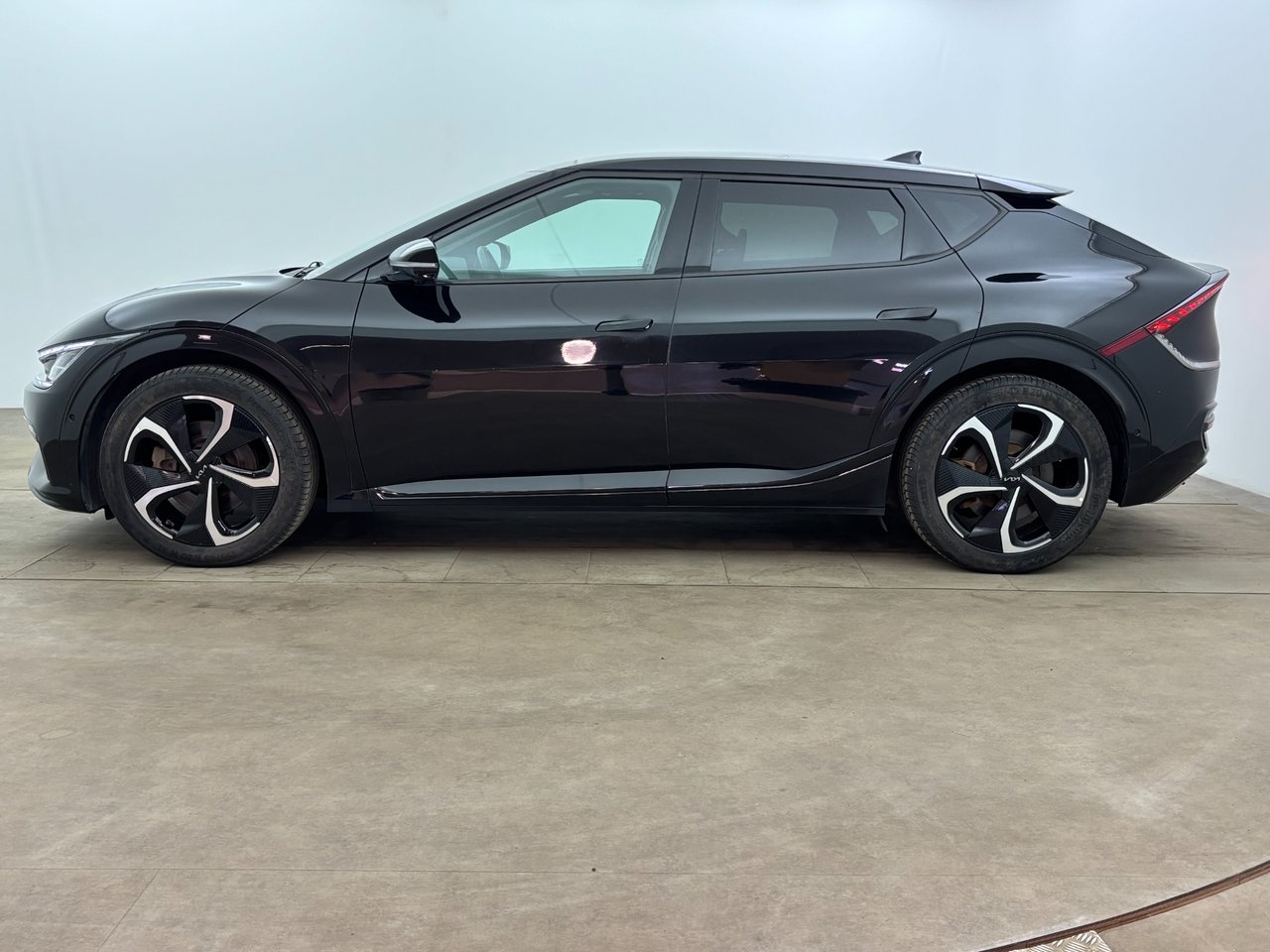 Kia EV6 2022, bild 3/28