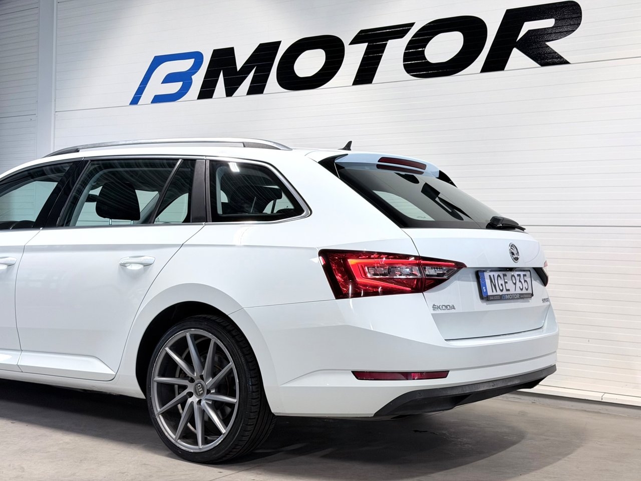 Skoda Superb 2016, bild 6/15