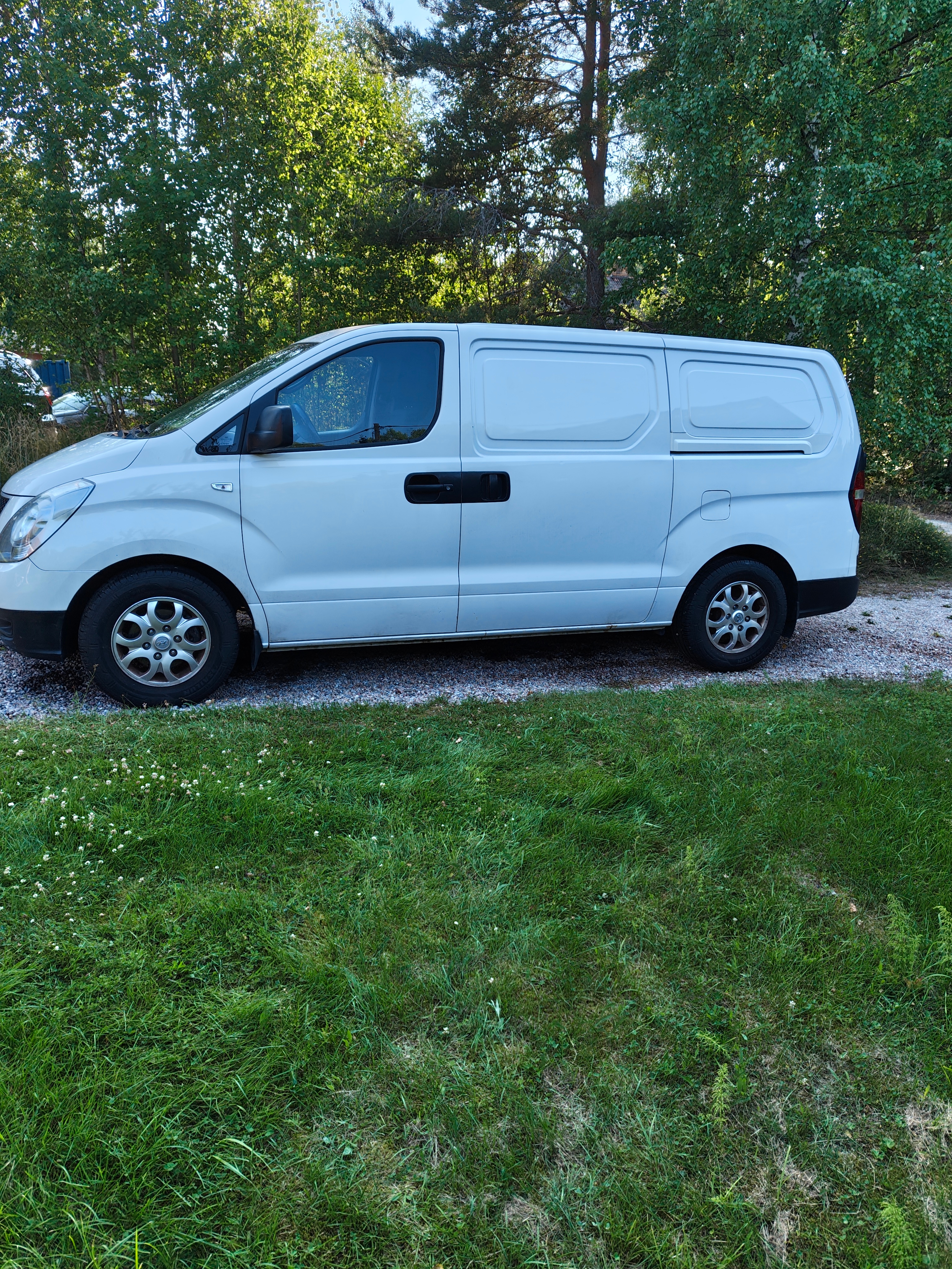 Hyundai H-1