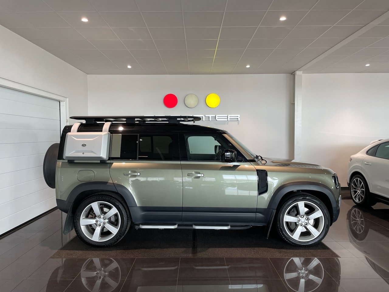 Land Rover Defender 2020, bild 2/10