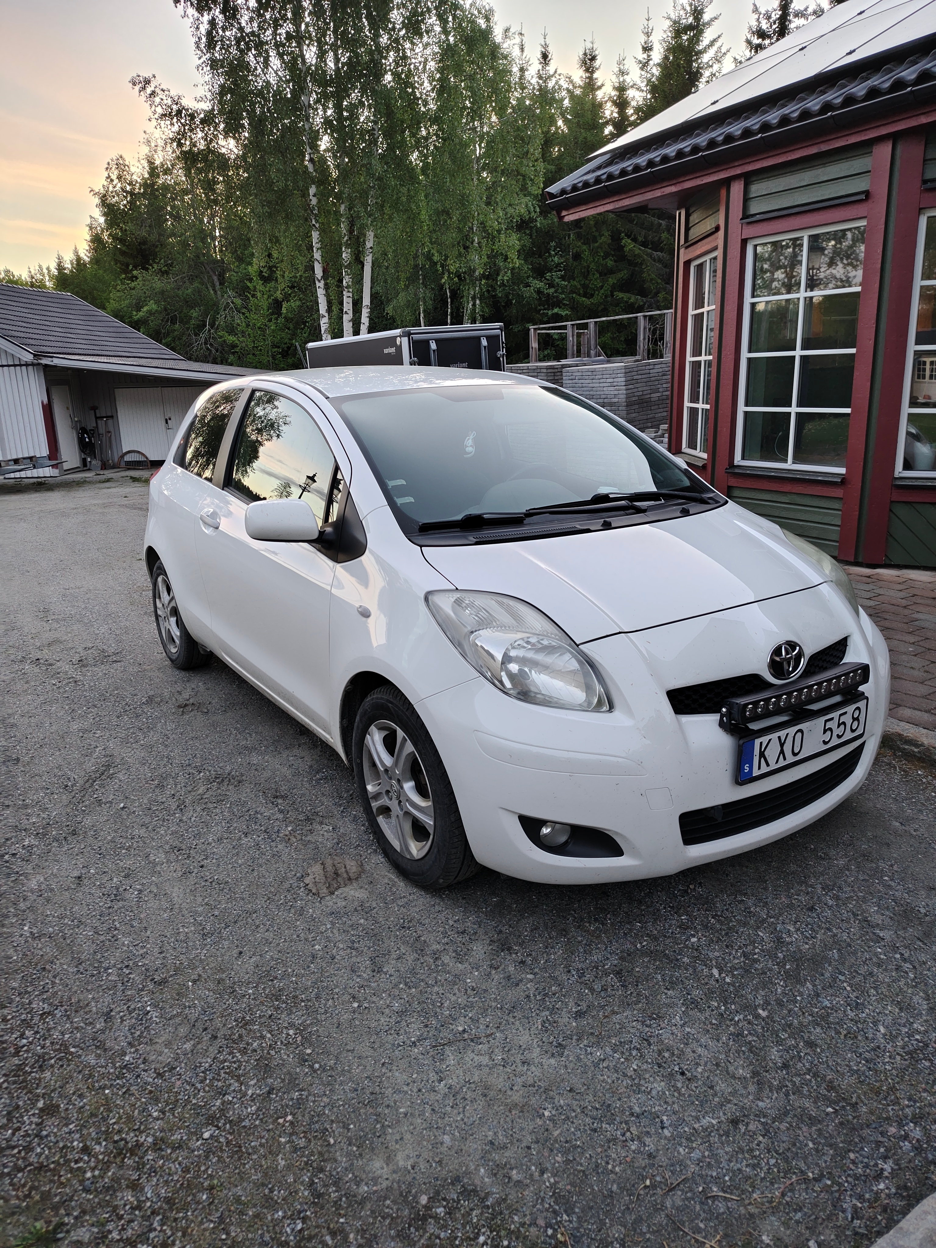 Toyota Yaris 2010, bild 2/8