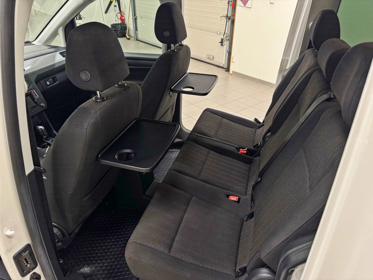 Volkswagen Caddy 2017, bild 6/8