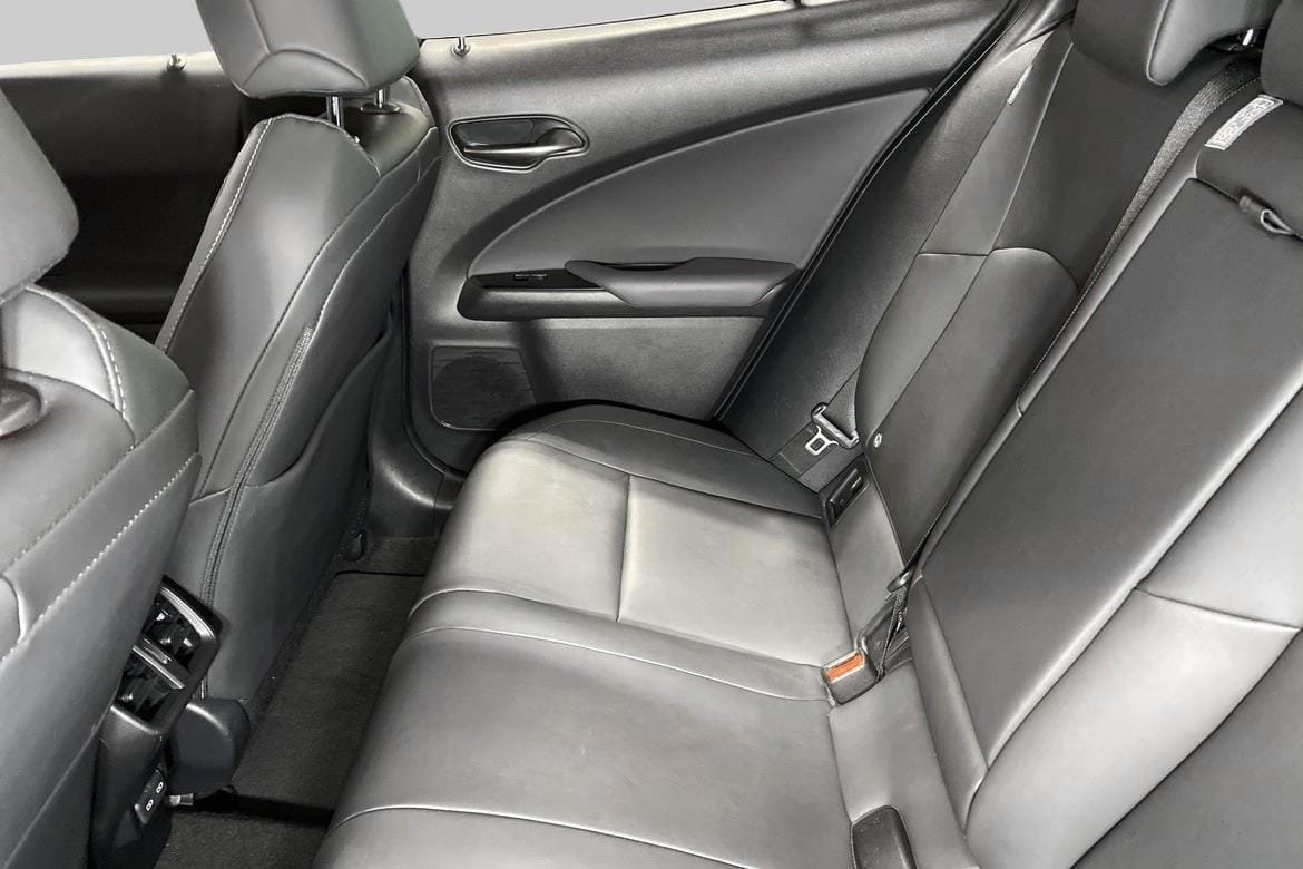Lexus UX 250h F Sport Design Vinterhjul 2023, photo 6/10
