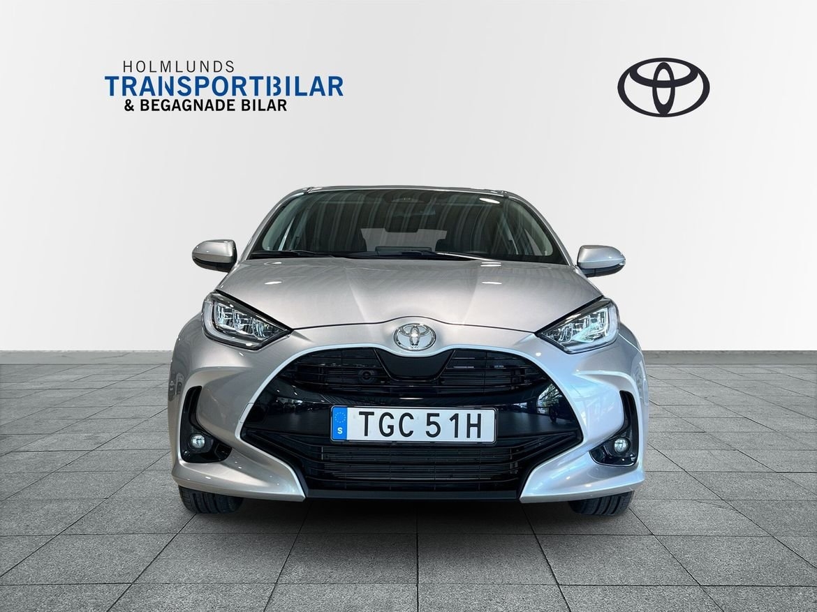Toyota Yaris 2025, bild 2/28
