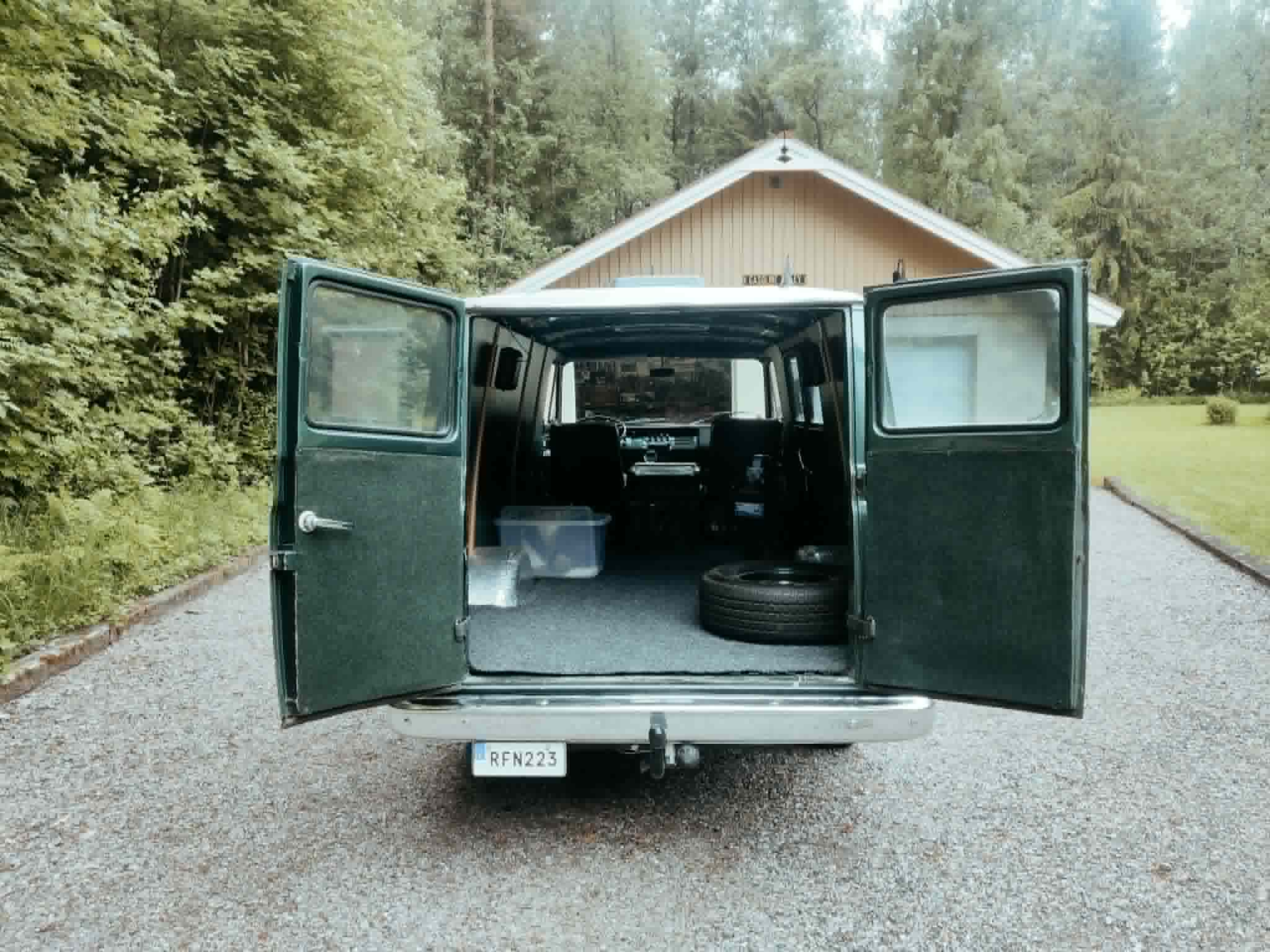 Ford Econoline E-100 Van 3.9 1965, kuva 3/7