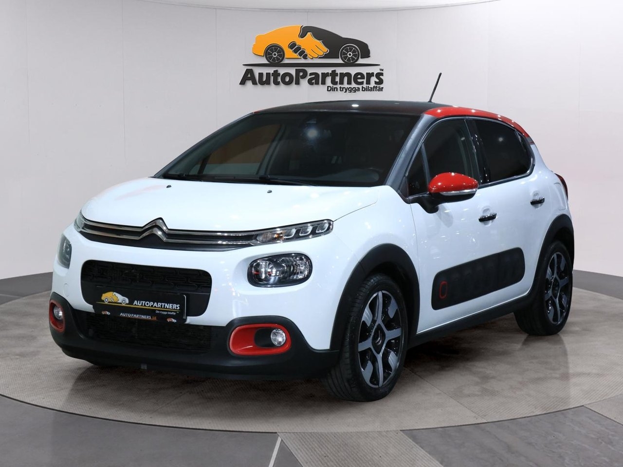Citroen C3 1.2 PureTech 110hk 2018, bild 2/33