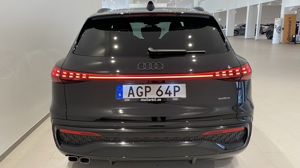 Audi Q5 TDI Quattro S-Line 2025, photo 4/10